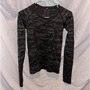 Swiftly tech long sleeve, black/gray wash, thicker lining for colder weather